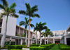 Barnes Bay, West End, Anguilla: court with palm trees - Viceroy Anguilla hotel - photo by M.Torres