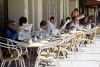 Australia - Fremantle / JFM (WA): cafe scene - morning coffee and newspaper - photo by R.Eime