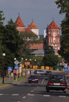 Mir, Karelicy raion, Hrodna Voblast, Belarus: Mir Castle and traffic - UNESCO World Heritage Site - photo by A.Dnieprowsky