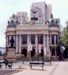 Brazil / Brasil - Rio de Janeiro: Municipal treater - teatro municipal e a praa Cinelndia / Municipal treater and Cinelndia Square - built in Carrara marble - architecture - landmark - arquitetura - photo by M.Torres