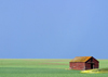 Canada / Kanada - Saskatchewan: prairie storm approaching red barn - photo by M.Duffy