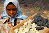 Fogo natural park, Fogo island - Cape Verde / Cabo Verde: girl selling lava - photo by E.Petitalot