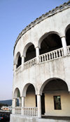 Moroni, Grande Comore / Ngazidja, Comoros islands: Old Friday Mosque - verandahs - detail - Ancienne mosque du Vendredi - photo by M.Torres