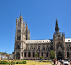 Quito, Ecuador: Basilica of the National Vow seen from Parque Garca Moreno - Baslica del Sagrado Voto Nacional - photo by M.Torres