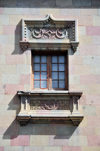 Ciudad de Guatemala / Guatemala city: window at the National Police HQ - Polica Nacional Civil - photo by M.Torres