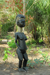 Rubane Island, Bijags Archipelago - UNESCO biosphere reserve, Bubaque sector, Bolama region, Guinea Bissau / Guin Bissau: Hotel Punta Anchaca, Bijags art, sculpture of a woman/ Hotel Punta Anchaca, arte Bijags, escultura de uma mulher - photo by R.V.Lopes