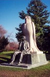 Lisbon: Esttua de Calouste Sarkis Gulbenkian nos jardins da sua fundao - Avenida de Berna - photo by M.Durruti