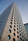 Hong Kong: looking up the Jardine House tower, formerly known as Connaught Centre, designed by Palmer and Turner - JP Morgan in the background - photo by M.Torres