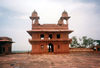 India - Rajasthan: red stone - photo by M.Torres