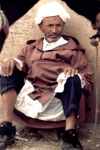 Morocco / Maroc - Marrakesh: the donkey rider takes a rest - photo by C.Abalo