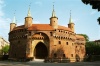 Poland - Krakow / Caracovia / Crakow / Krakau (Malopolskie): the Barbican - Cracow's Historic Centre - Unesco world heritage site - photo by J.Kaman