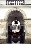 Poland - Warsaw (Mazovia / Mazowieckie): Live & dead soldiers (tomb of the unknown soldier) (photo by Miguel Torres)