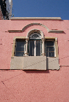 Portugal - Lisbon: window of the Escolas Gerais, XIII century university - Alfama / Lisboa: janela nas Escolas Gerais- photo by M.Durruti