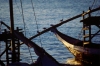 Portugal - Vila Nova de Gaia: barcos rabelo em frente s caves - ao pr do sol / Rabelo boats at sunset - photo by F.Rigaud