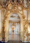 Russia - Pushkin Village / Tsarskoye Selo: corridors at Catherine's palace - architect Francesco Rastrelli (photo by Miguel Torres)