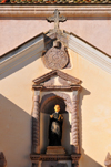 Isili, Cagliari province, Sardinia / Sardegna / Sardigna: Chiesa di San Giuseppe Calasanzio - St Joseph in a faade niche flanked by twisted columns - Sarcidano sub-region - photo by M.Torres