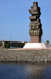 Jeddah, Mecca Region, Saudi Arabia: Walla Haja sculpture with its muqarnas - Middle Corniche Street - photo by M.Torres