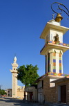 Al-Hofuf, Al-Ahsa Oasis, Al-Ahsa Governorate, Eastern Province, Saudi Arabia: Al Fath Street mosque and the Emirate mosque in the background - photo by M.Torres