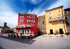 Slovenia - Piran: colourful facades along the promenade - Presernovo nabrezje - photo by M.Torres