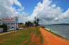 Galle, Southern Province, Sri Lanka: south part of Rampart st., mosque and lighthouse - Old Town - UNESCO World Heritage Site - photo by M.Torres