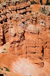 Bryce Canyon National Park, Utah, USA: Sunset Point - hoodoos and sand - photo by M.Torres