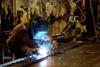 Las Vegas (Nevada): worker welding - Photo by G.Friedman