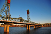 Portland, Oregon, USA: Hawthorne Bridge - truss bridge with five fixed spans and a vertical lift span - Willamette River - photo by M.Torres