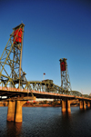 Portland, Oregon, USA: Hawthorne Bridge - completed in 1910, it is the oldest vertical-lift bridge in operation in the US - designed by John Waddell, inventor of the vertical-lift bridge - photo by M.Torres