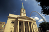 St. Louis, Missouri, USA: Old Cathedral and Gateway Arch - photo by D.Forman