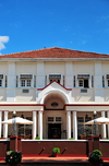 Victoria Falls, Matabeleland North, Zimbabwe: Victoria Falls Hotel, established in 1904 - Stanley's Terrace - photo by M.Torres